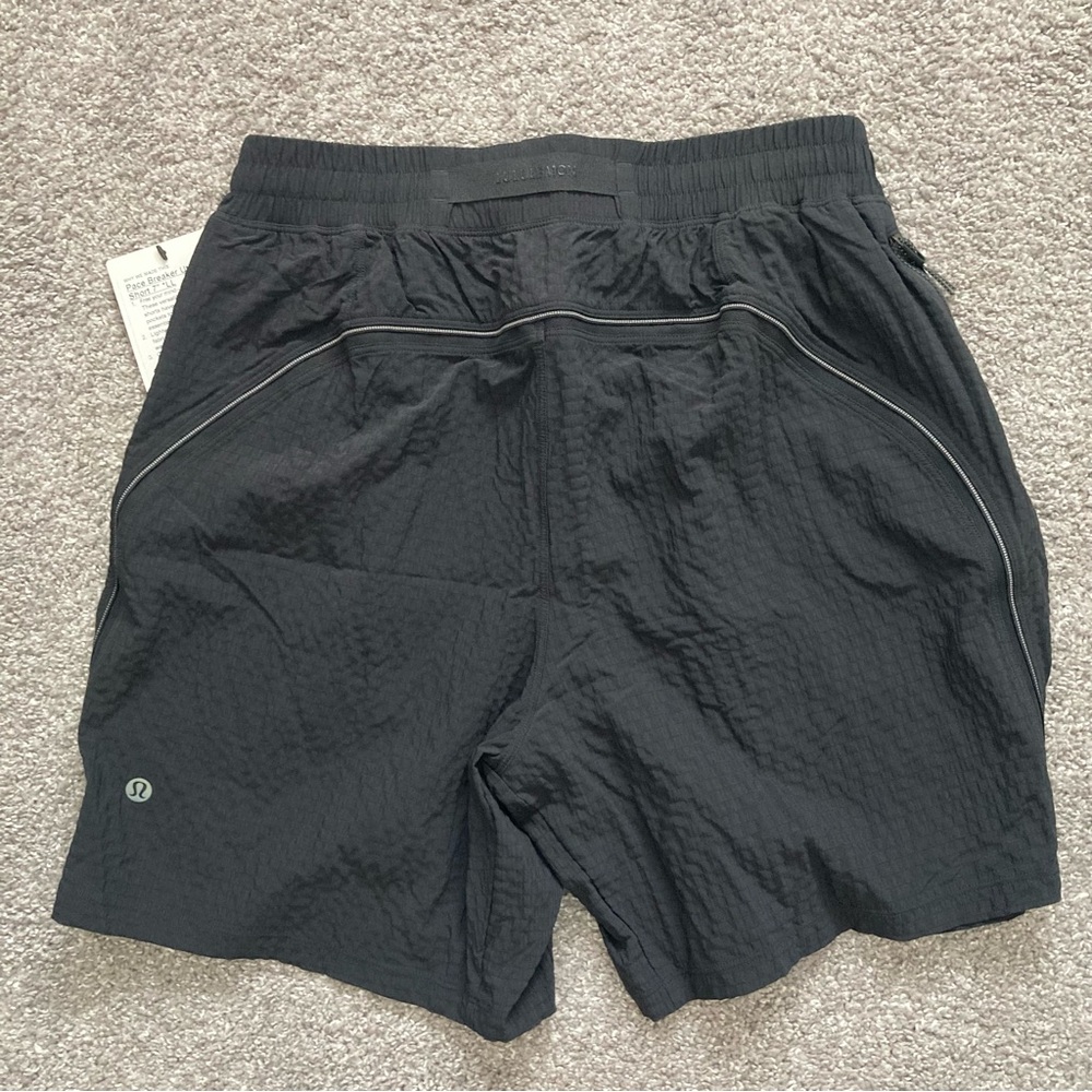Lululemon pace breaker utility short 7” LL NWT - Picture 4 of 5